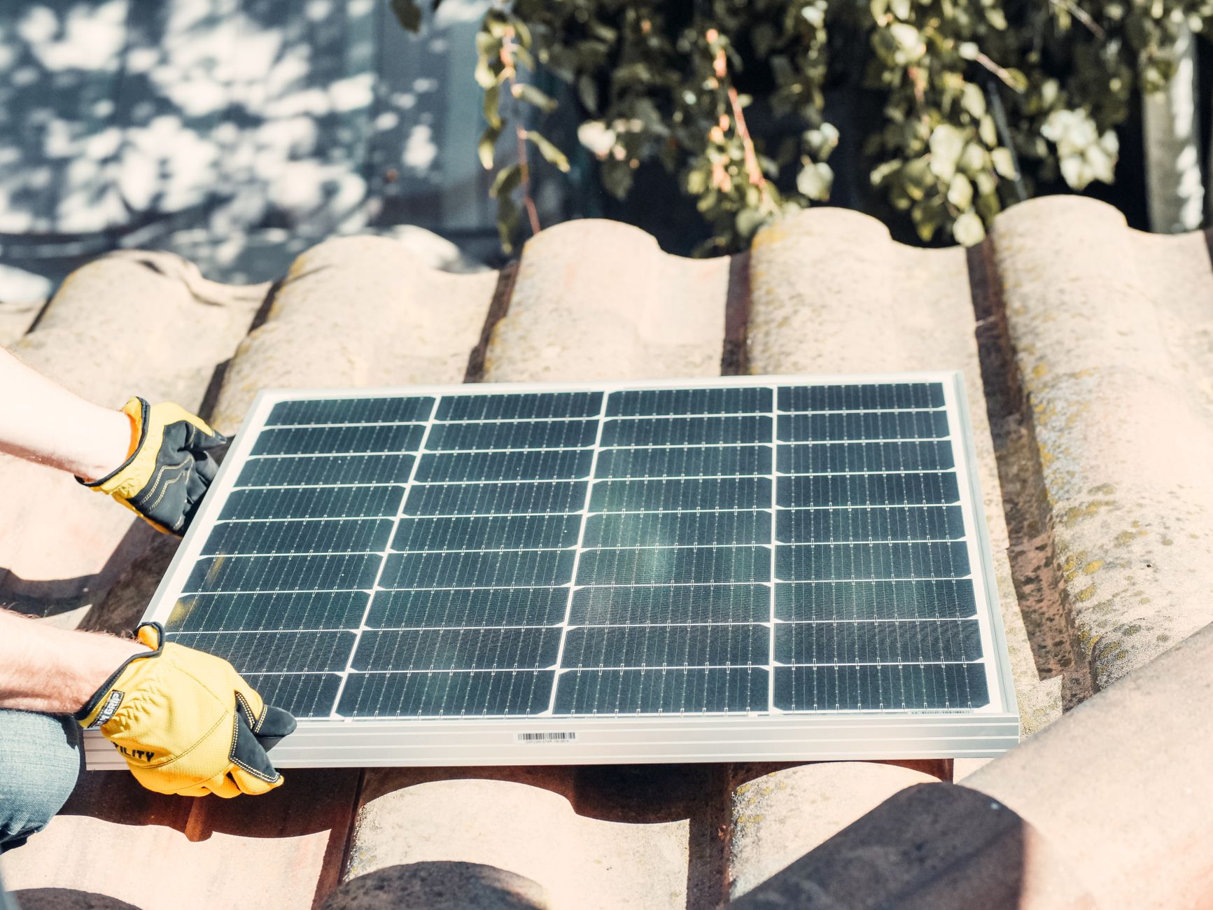 Installateur panneaux solaires équipe à Niort